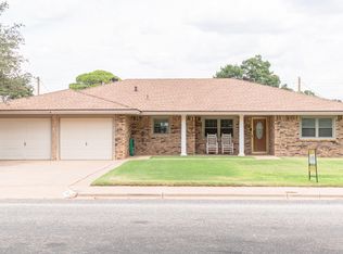 109 Dogwood Ln, Levelland, TX 79336