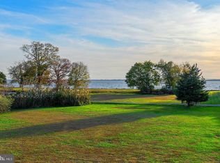 15 Isaacs Dr, Pennsville, NJ 08070