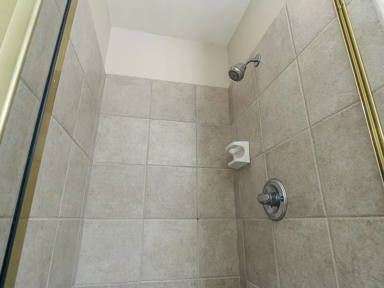 1414 Crocker St — Photo 17