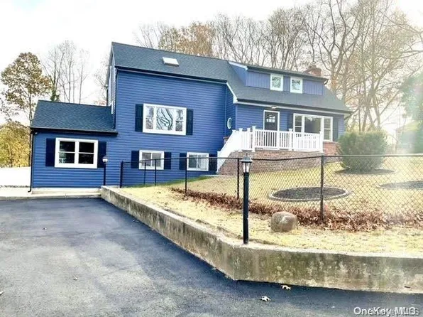 41 Juniper Road, Kings Park, NY 11754