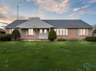 3927 Pickle Rd, Oregon, OH 43616