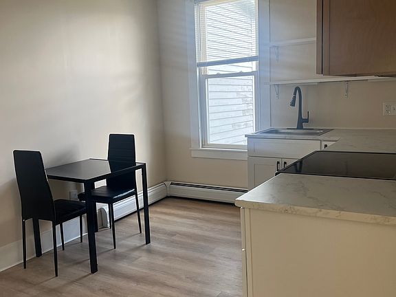 3rd image of 9 Mount Vernon St #102