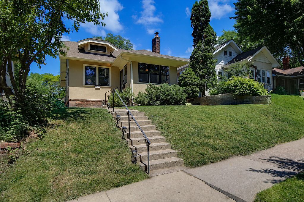 2011 James Ave - Property Image