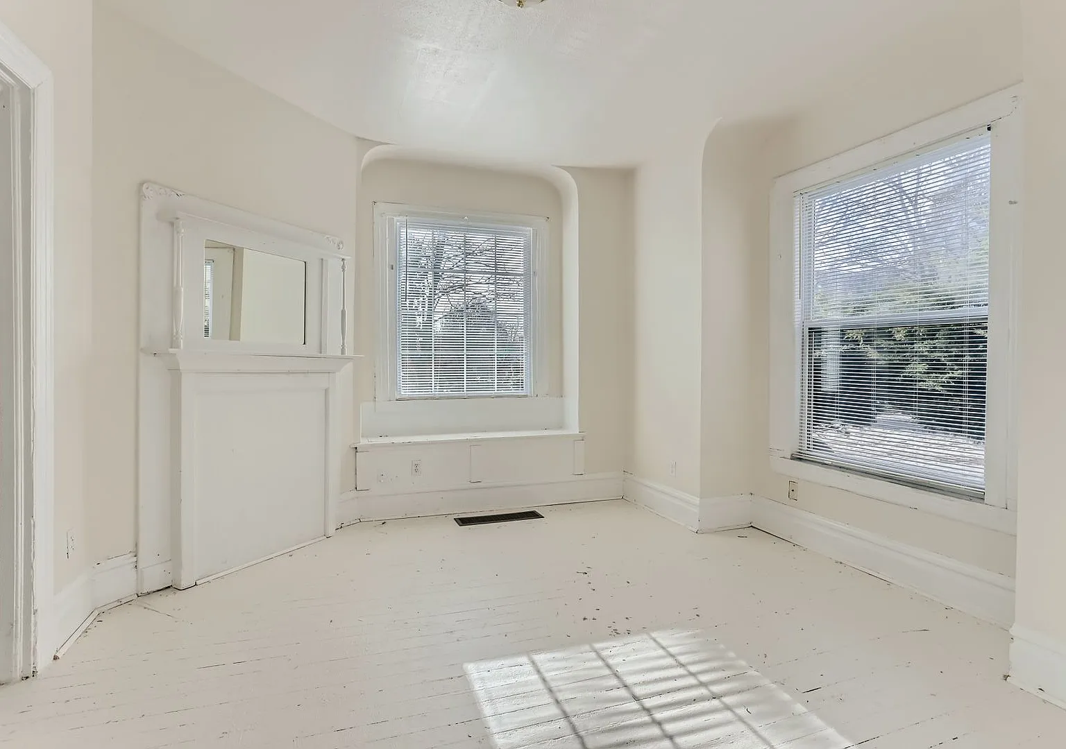 Great Central Seattle 3 Bed Home For Lease! — Photo 2