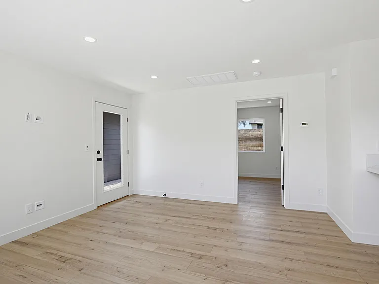 2036 Pomona Ave #D — Photo 16