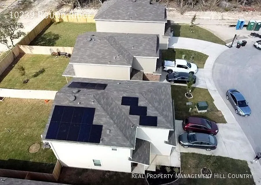 Turnkey Two-Story - 3BD / 2BA + Loft - Solar + Cul-de-Sac — Photo 2