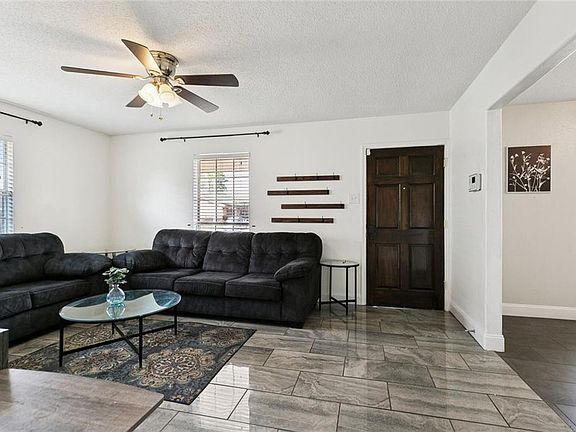 4th image of 5117 Woodcrest Dr