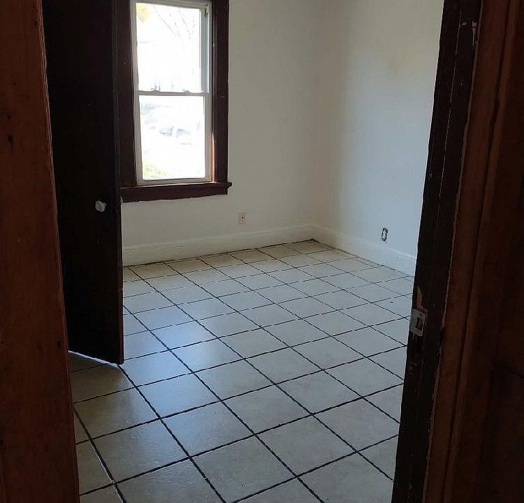 2nd image of 3843 Vel R Phillips Dr