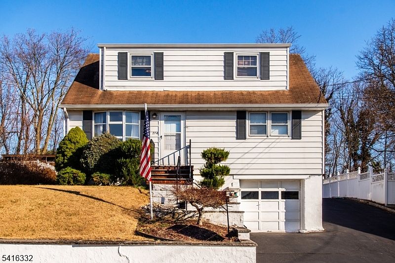 1st image of 274 Dewey Ave