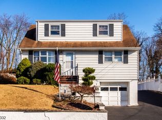 274 Dewey Ave, Totowa, NJ 07512