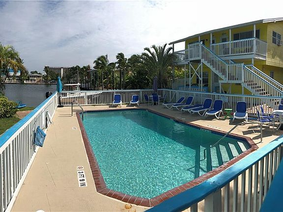2nd image of 925 Estero Blvd