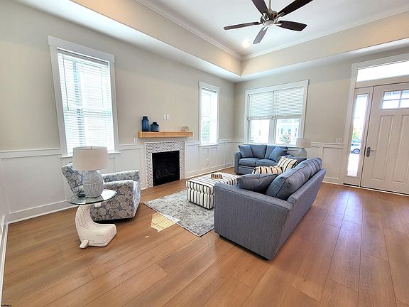 5th image of 939 Central Ave #1