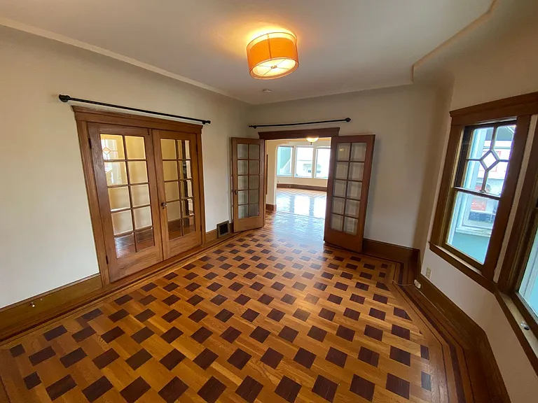 42 Castle Manor Ave — Photo 8