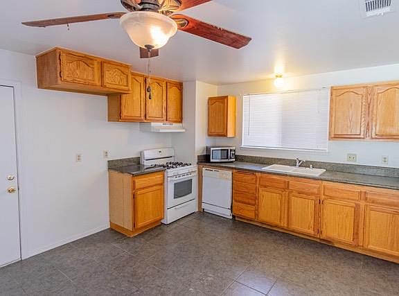 2nd image of 17887 Catalpa St