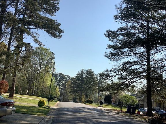 5th image of 548 Village Run