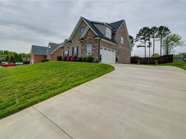 231 Plumstead Ln, Clemmons, NC 27012