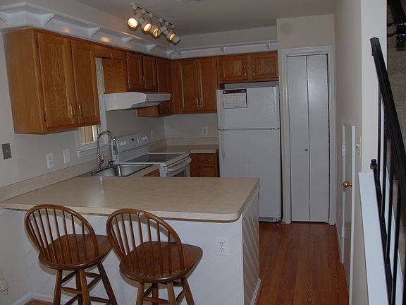 5th image of 6074 Deer Hill Ct