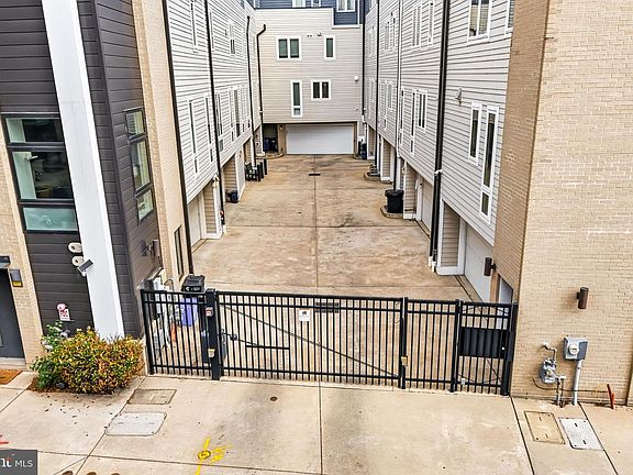 5th image of 604 N 4th St