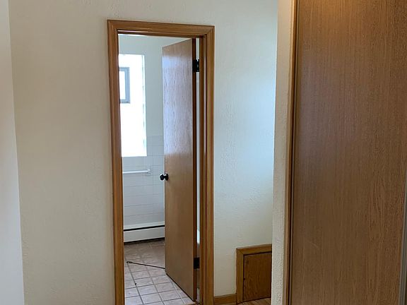 4th image of 2047 Saunders Ave APT 8