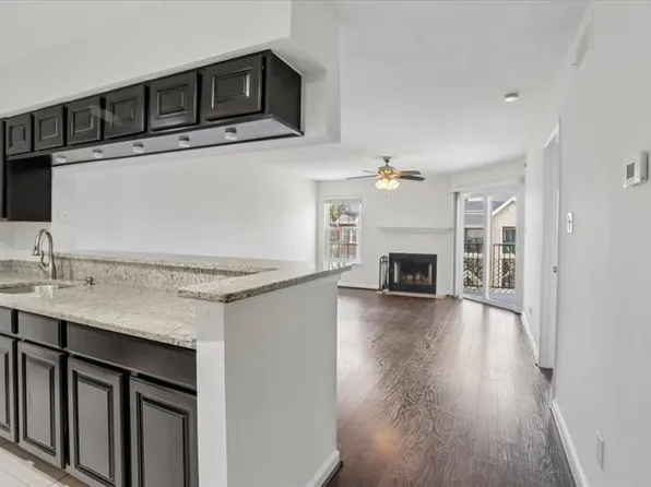 3315 Wyndham Cir APT 3224, Alexandria, VA 22302