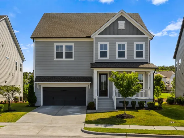 912 Village View Ln, Cary, NC 27519