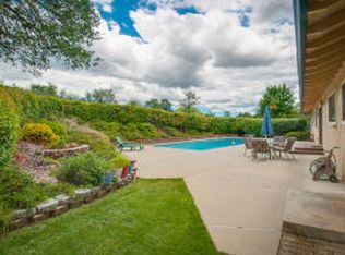 16269 Plateau Cir, Redding, CA 96001