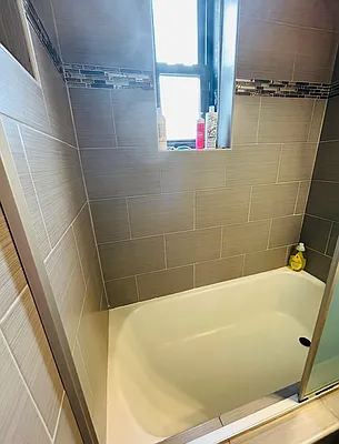 Sold by Dom Realty | media 32