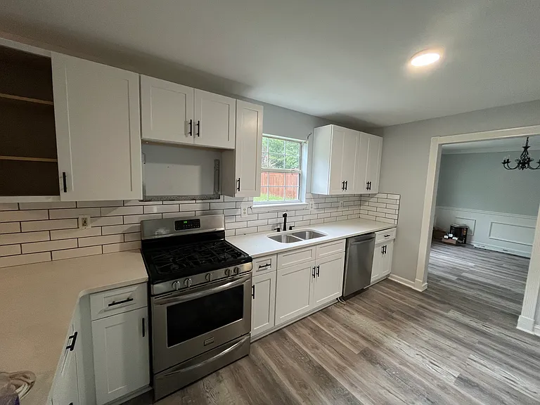 6038 Hitt Lake Ct — Photo 38
