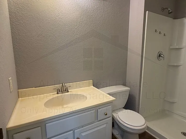808 Center St #5 — Photo 13