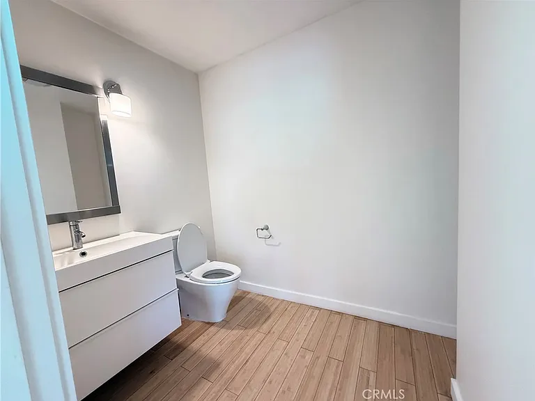 12908 Bloomfield St #103 — Photo 13