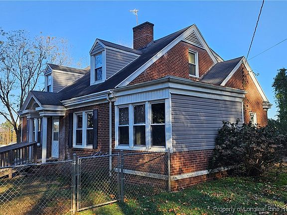 5th image of 1801 Carthage St