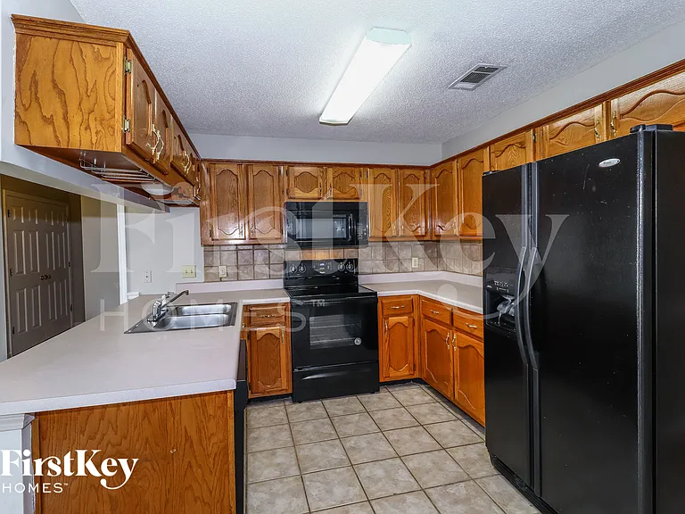 9689 Kingsridge Dr — Photo 6