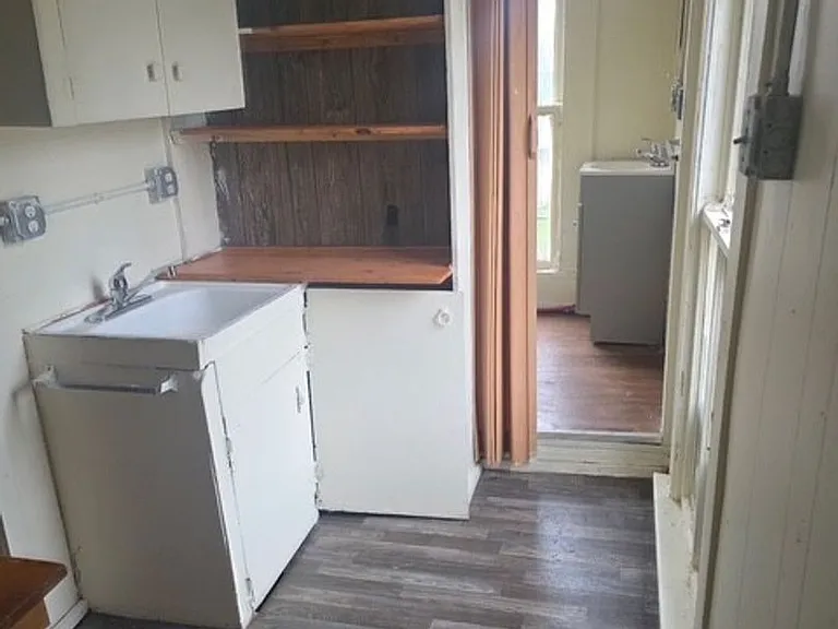 1712 Walnut St — Photo 5