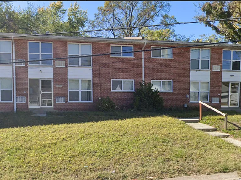 Shannon - 2440 — Photo 1
