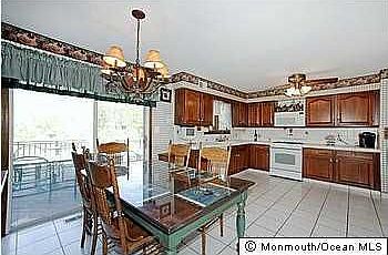 3rd image of 23 Green Meadow Blvd