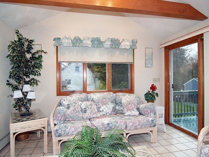 FABULOUS CALIFORNIA ROOM