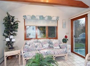 8 San Francisco St, Bristol, RI 02809