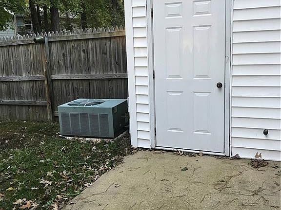 3rd image of 37 Oneonta Dr