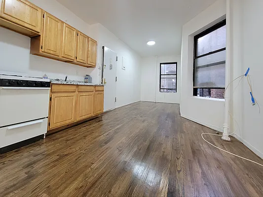 Rented by AZ REALTY NYC LLC | media 7
