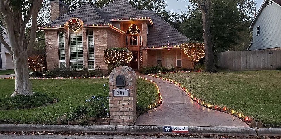 2nd image of 207 Laura Ln