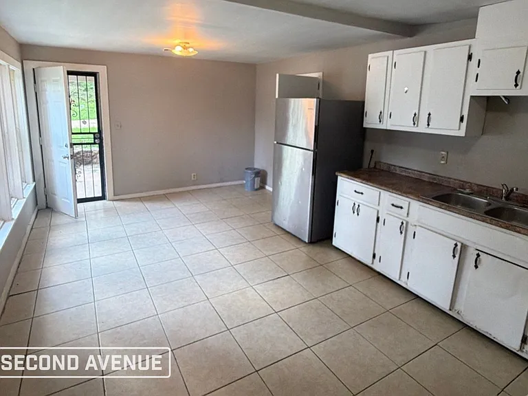 3030 McCool Ave — Photo 4