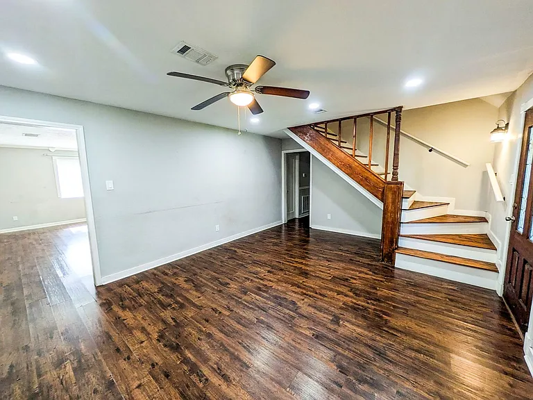 460 Belvedere Dr — Photo 3