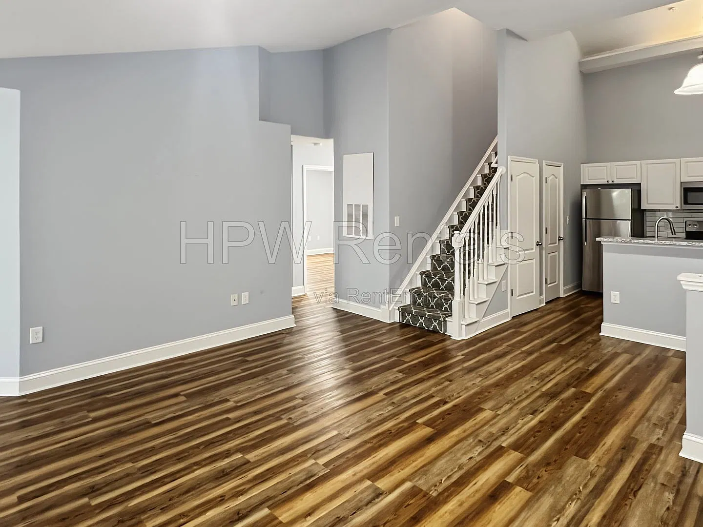 3 bed, 3.0 bath, 1420 sqft, $2,000 — Photo 3