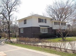 534 Dundee Rd, Glencoe, IL 60022