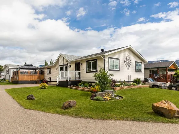801 232nd St #37, Crowsnest Pass, AB T0K 1C0