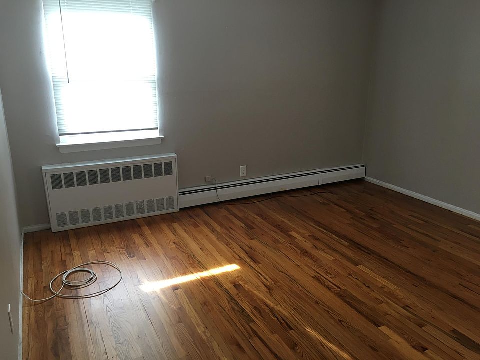 1st image of 15562 Huron St