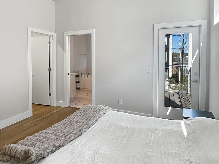 4702 Oats St #B — Photo 9