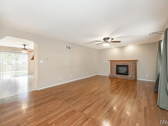 5th image of 347 Logan Dr
