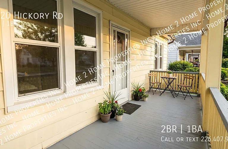 1020 Hickory Rd — Photo 2