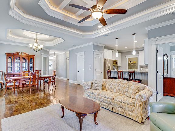 5th image of 93 Arbor View Dr